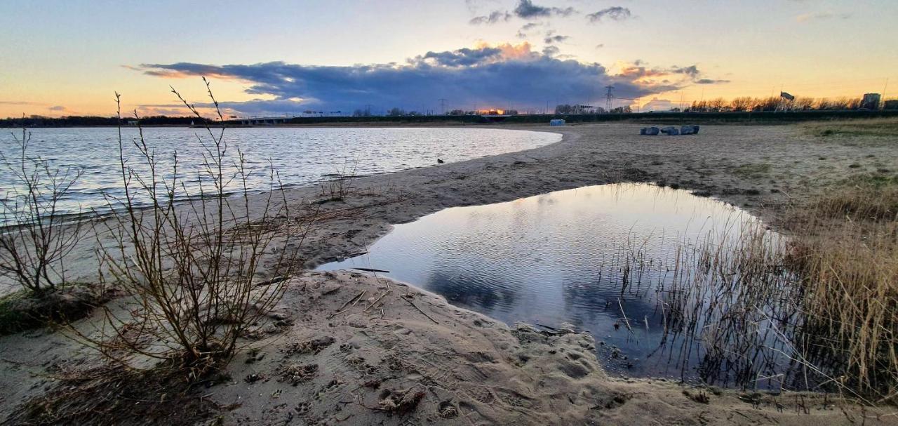 Inntermezzo Almere Buitenkant foto