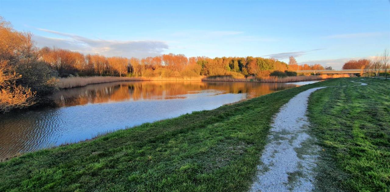 Inntermezzo Almere Buitenkant foto