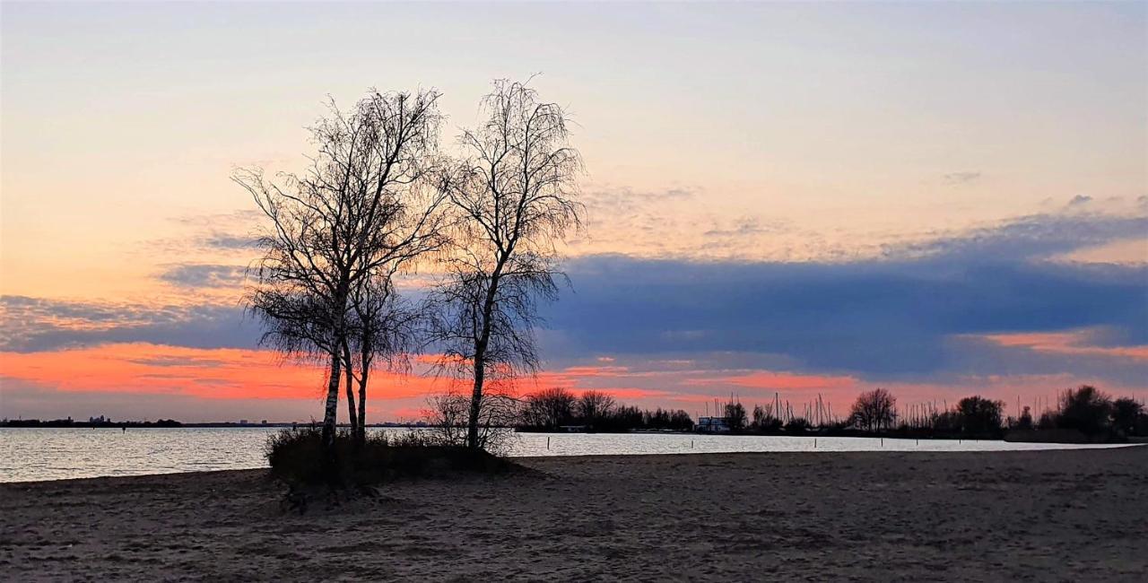 Inntermezzo Almere Buitenkant foto