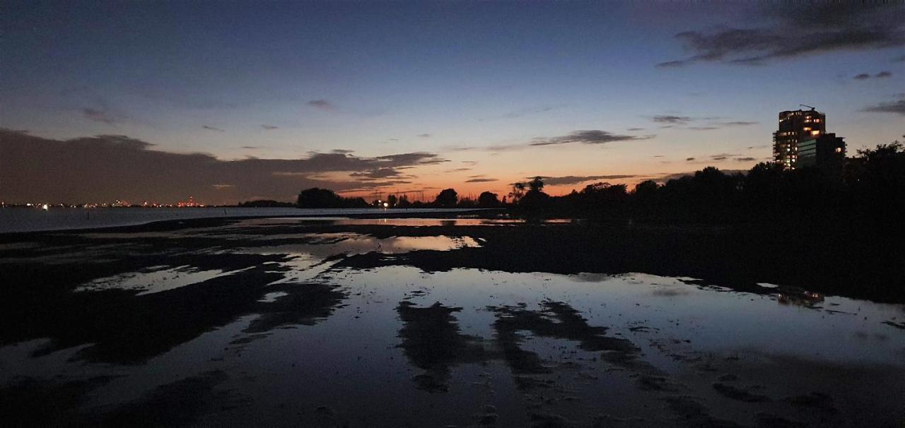 Inntermezzo Almere Buitenkant foto