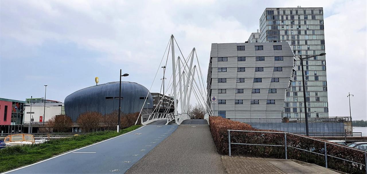 Inntermezzo Almere Buitenkant foto