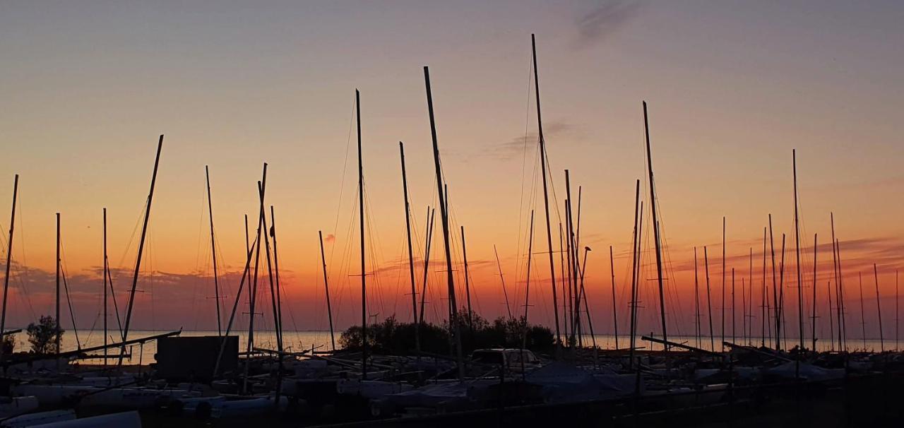 Inntermezzo Almere Buitenkant foto